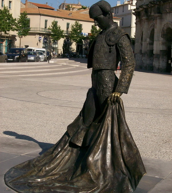 Grande manifestation de réparation devant la statue de Nimeño II